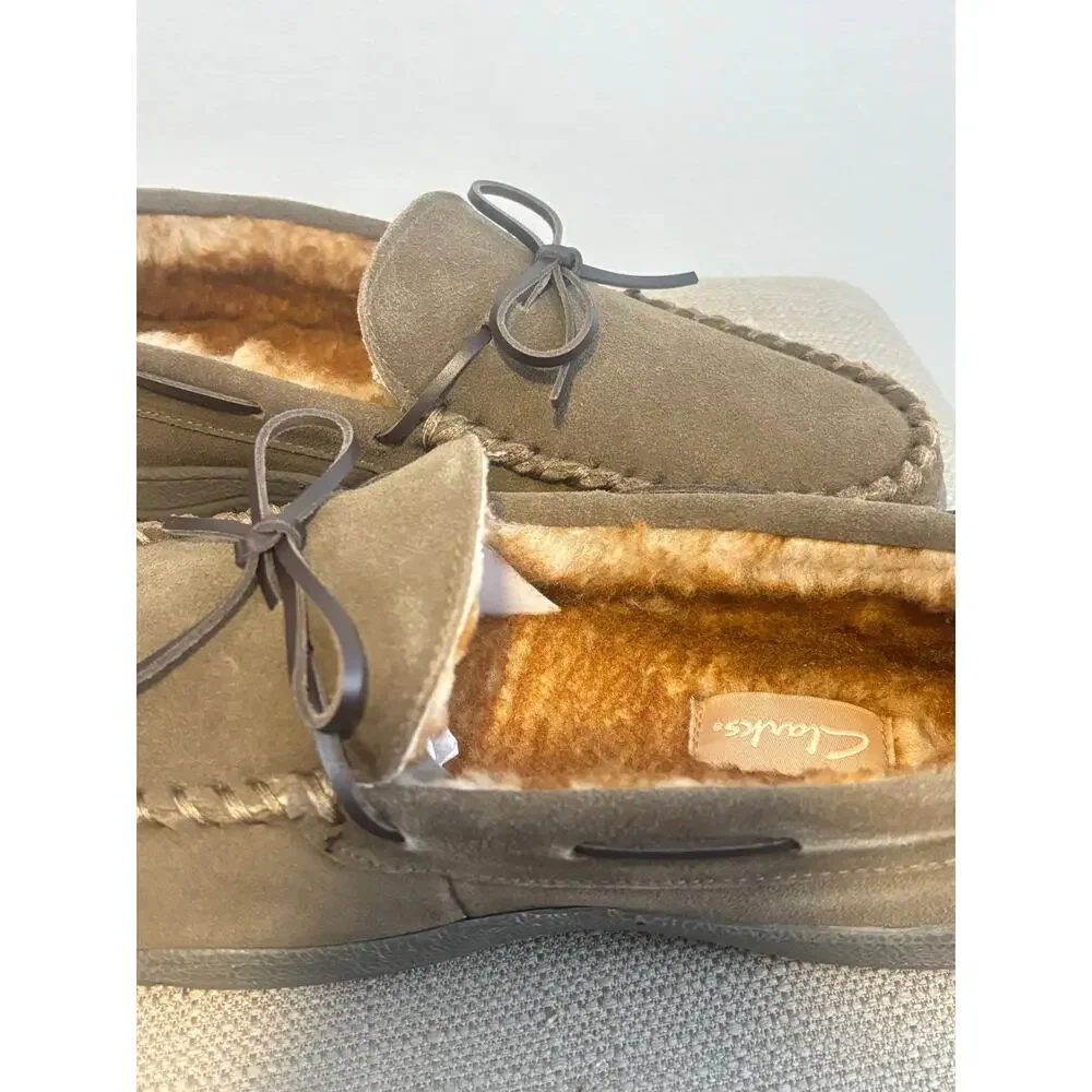 Clarks Suede Moccasin Loafer Slippers NEW Sz 10